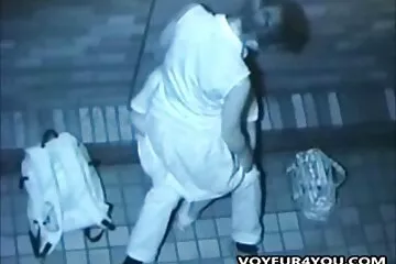 उसके अंडरवियर में एक्स एक्स एक्स एचडी फुल मूवी गृहिणी बिस्तर पर जाने से पहले एक लड़की पसंद करती है