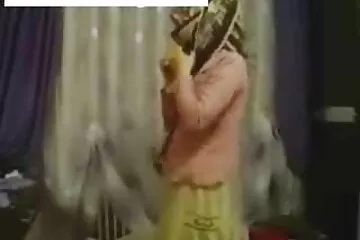 सुंदर लड़की उसकी प्रेमिका के सामने चुंबन हिंदी सेक्सी मूवी फुल एचडी